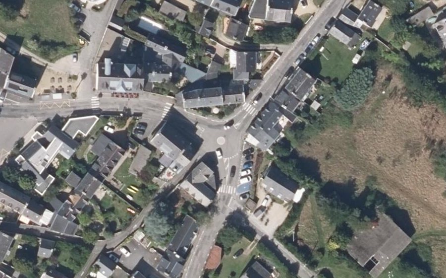 Vue aérienne du Rond-point anonyme n°667765522