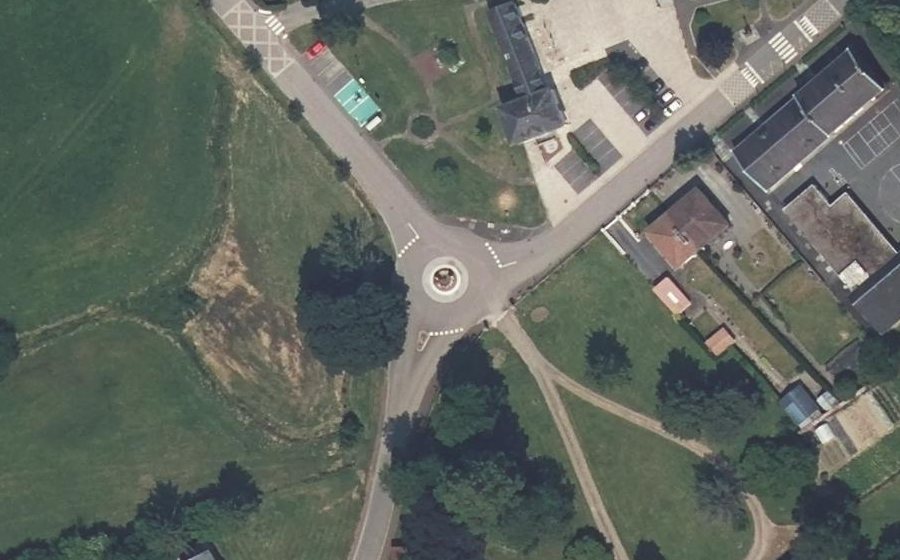 Vue aérienne du Rond-point anonyme n°66882143