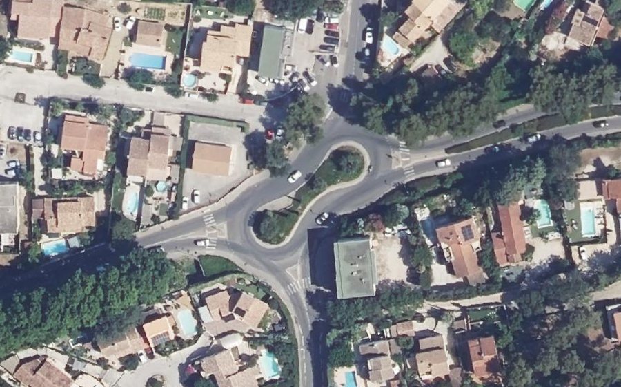 Vue aérienne du Rond-Point Lou Lavadou des Playes