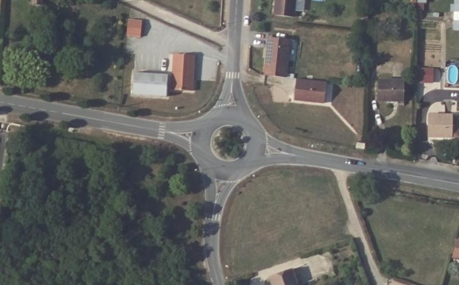 Vue aérienne du Rond-point anonyme n°66942116