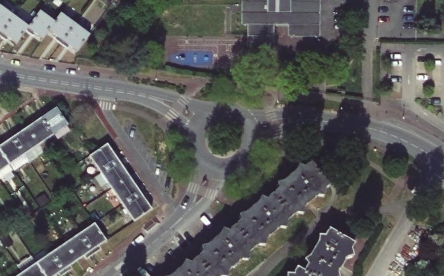 Vue aérienne du Rond-point anonyme n°669556936