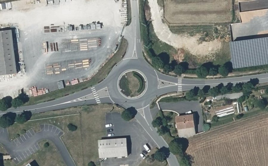 Vue aérienne du Rond-point anonyme n°67059210