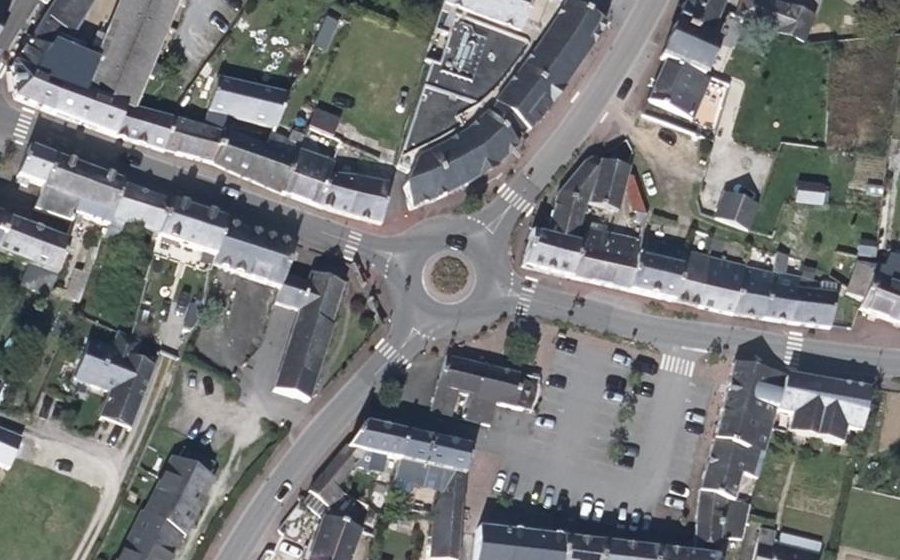 Vue aérienne du Rond-point anonyme n°671925119