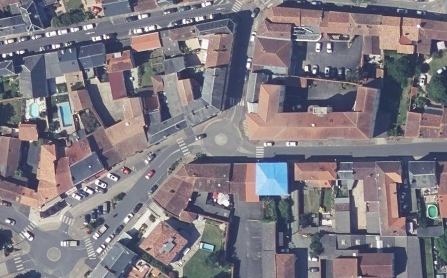Vue aérienne du Rond-point anonyme n°672906536