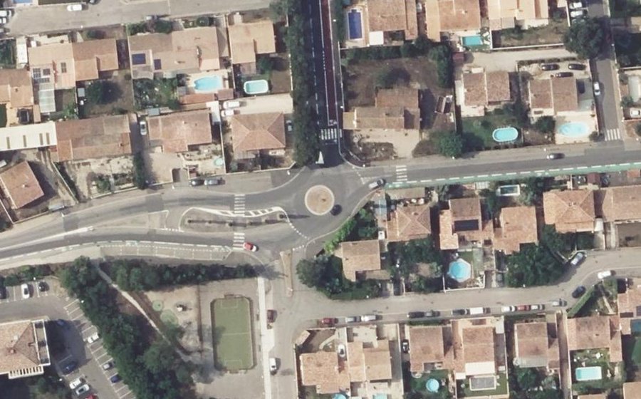 Vue aérienne du Rond-point anonyme n°673672004