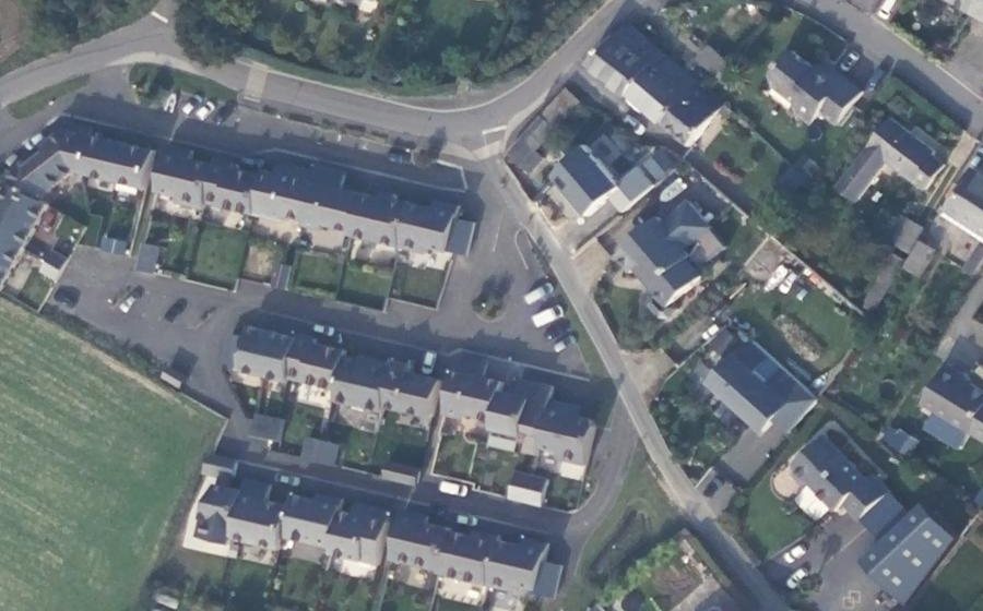 Vue aérienne du Rond-point anonyme n°677511897