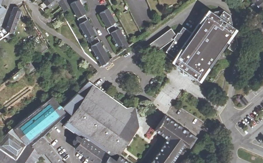 Vue aérienne du Rond-point anonyme n°67818072