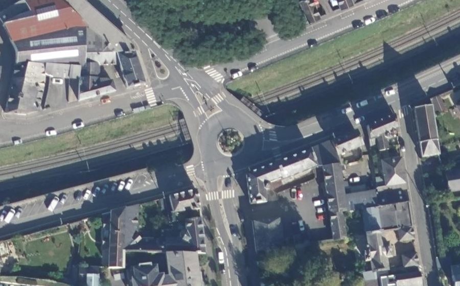 Vue aérienne du Rond-point anonyme n°680617560