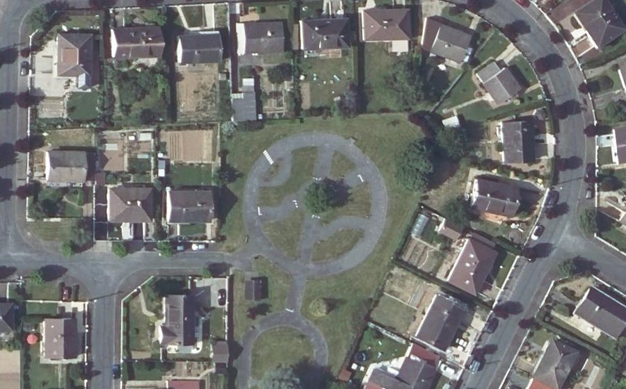 Vue aérienne du Rond-point anonyme n°68200580