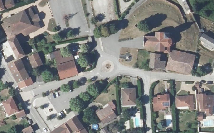 Vue aérienne du Rond-point anonyme n°682531481