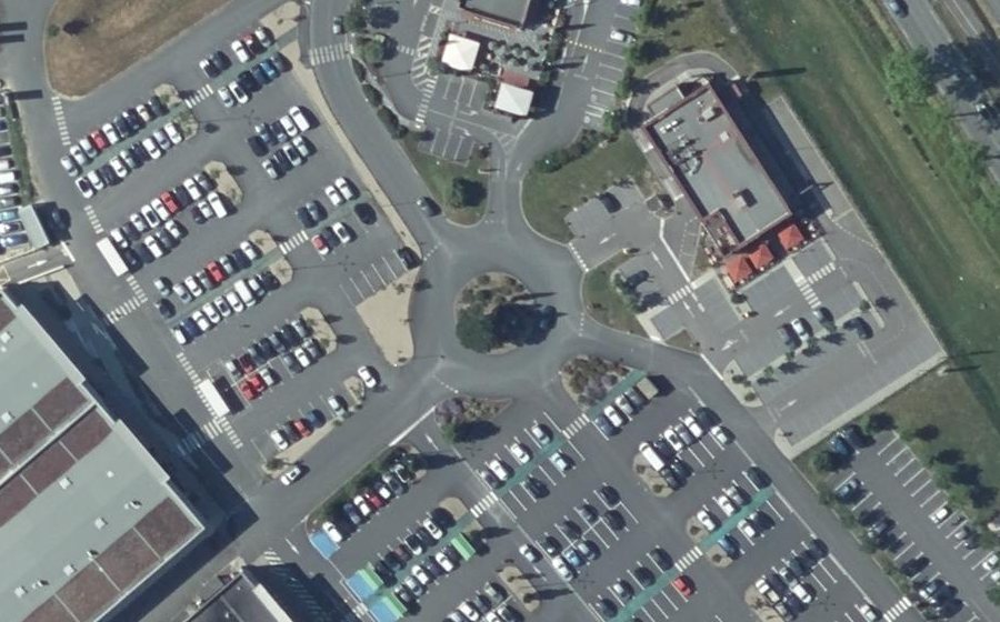 Vue aérienne du Rond-point anonyme n°68258025