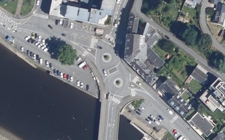 Vue aérienne du Rond-point anonyme n°682965813