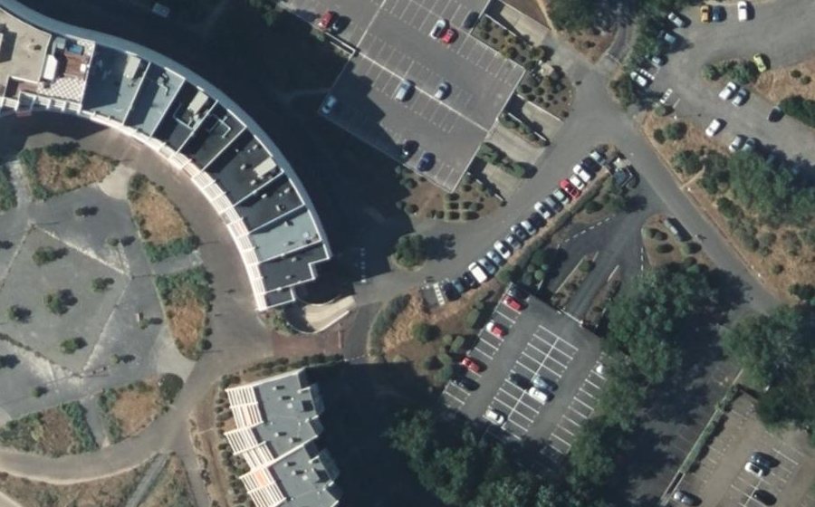 Vue aérienne du Rond-point anonyme n°68336468