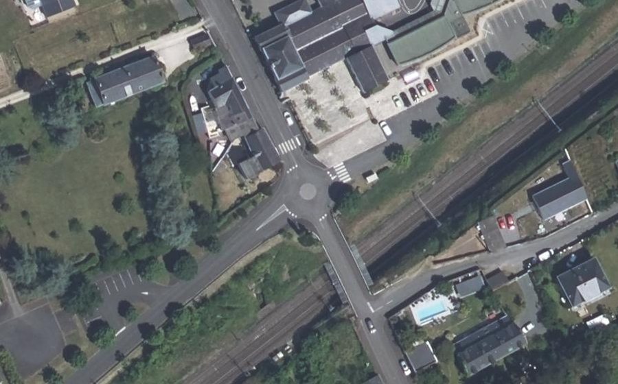 Vue aérienne du Rond-point anonyme n°685601138