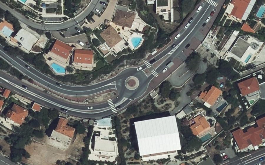 Vue aérienne du Rond-point anonyme n°686734561