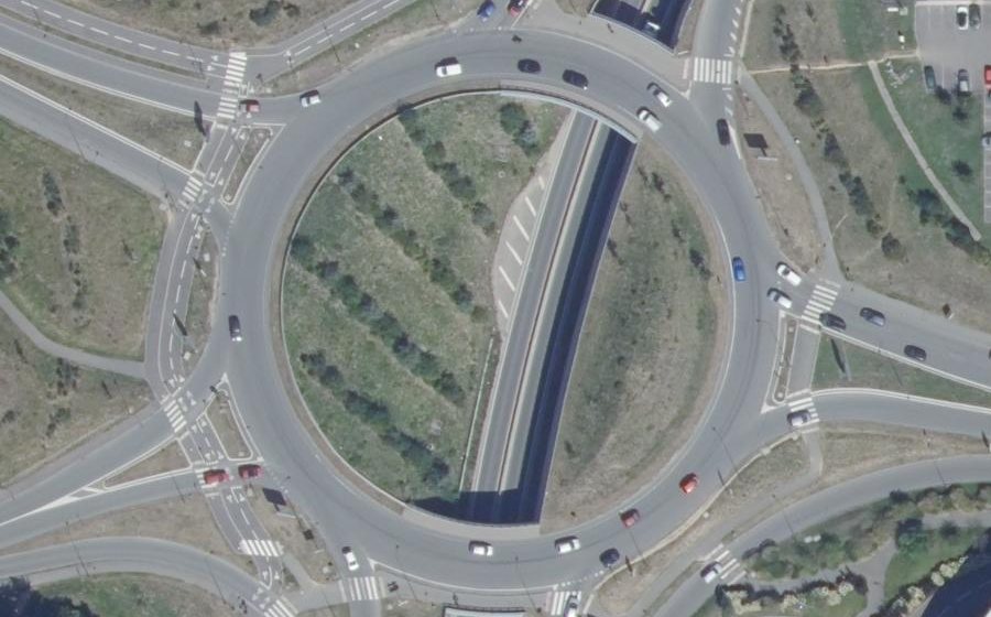 Vue aérienne du Rond-point anonyme n°689277281