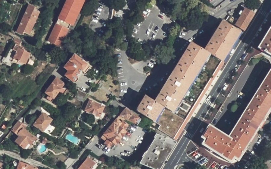 Vue aérienne du Rond-point anonyme n°68995699