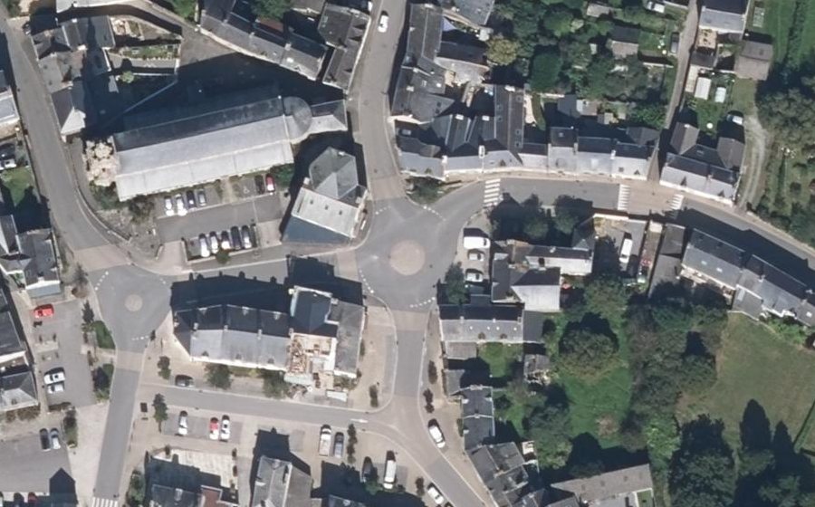 Vue aérienne du Rond-point anonyme n°690504710