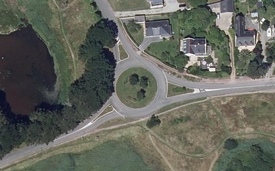 Vue aérienne du Rond-point anonyme n°690919351