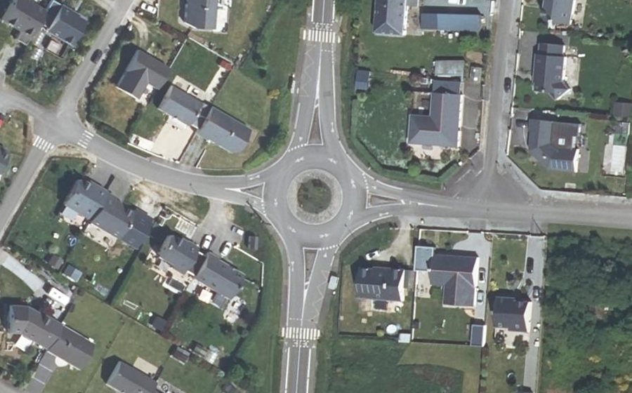 Vue aérienne du Rond-point anonyme n°691913691