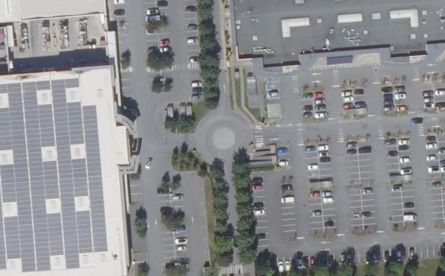 Vue aérienne du Rond-point anonyme n°691962960