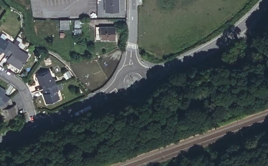 Vue aérienne du Rond-point anonyme n°691967971