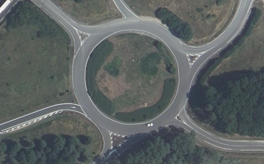 Vue aérienne du Rond-point anonyme n°69286358