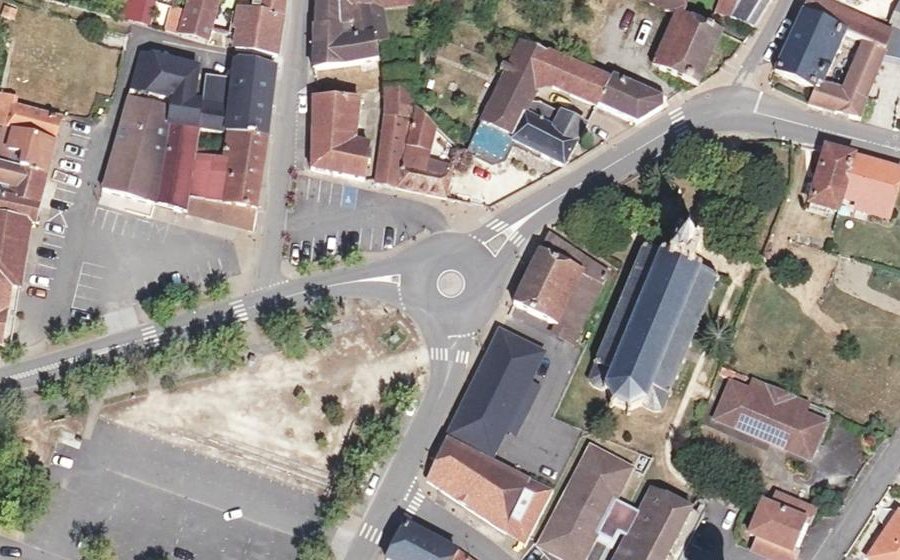 Vue aérienne du Rond-point anonyme n°69421614