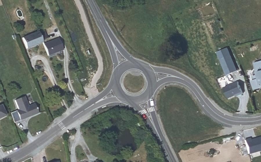 Vue aérienne du Rond-point anonyme n°694242794
