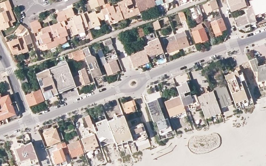 Vue aérienne du Rond-point anonyme n°695545012