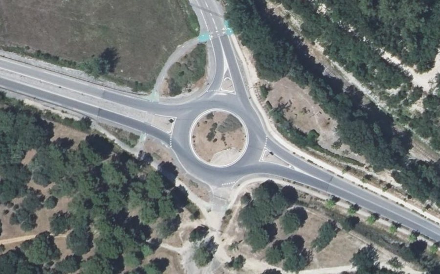 Vue aérienne du Rond-point anonyme n°69559328