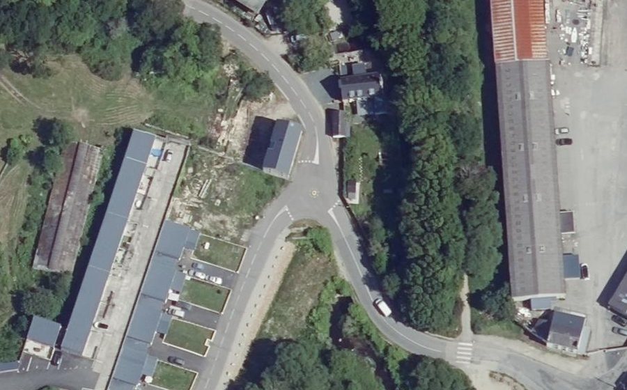 Vue aérienne du Rond-point anonyme n°69727099