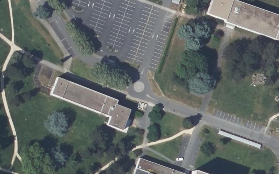 Vue aérienne du Rond-point anonyme n°698257000