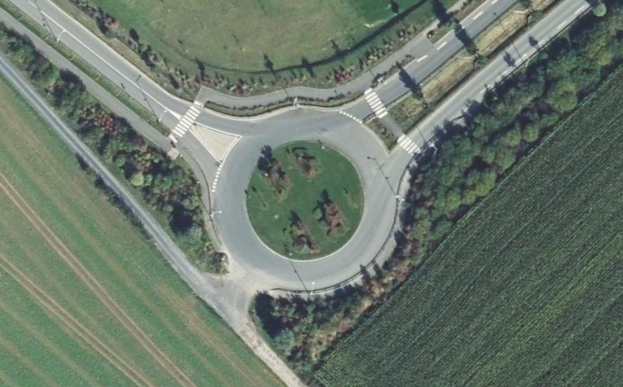 Vue aérienne du Rond-point anonyme n°700064854