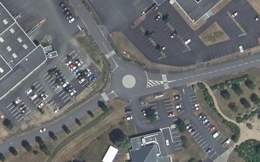 Vue aérienne du Rond-point anonyme n°700129661