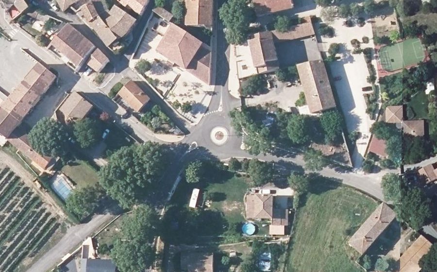 Vue aérienne du Rond-point anonyme n°700407963