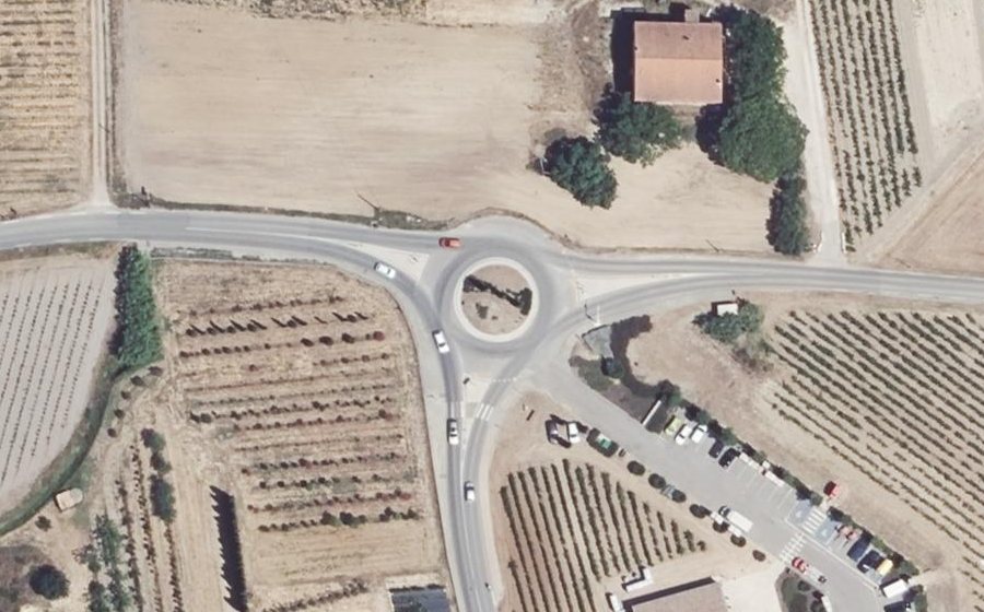 Vue aérienne du Rond-point anonyme n°700431537