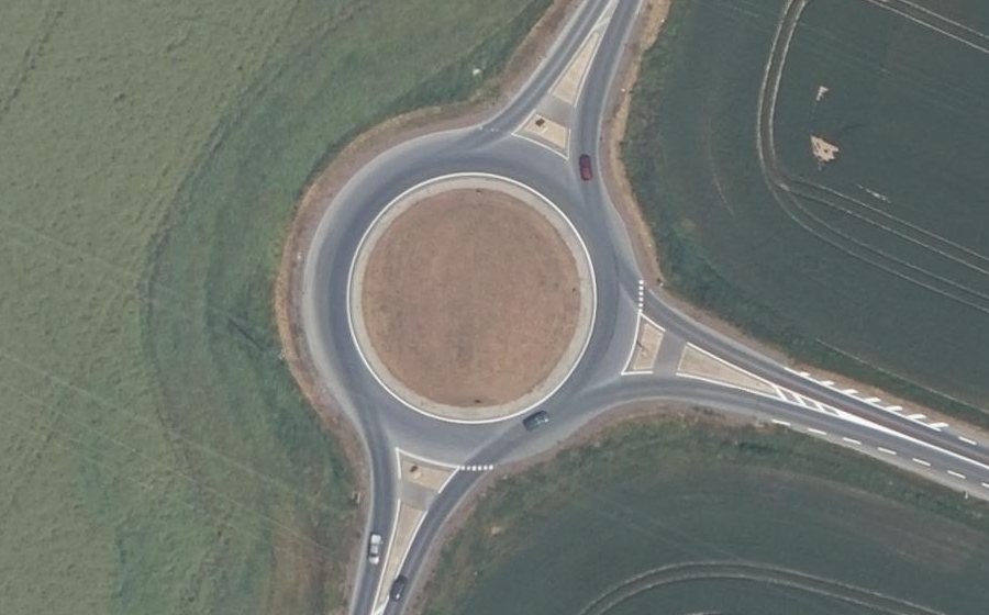 Vue aérienne du Rond-point anonyme n°700431663