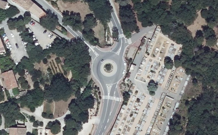 Vue aérienne du Rond-point anonyme n°701089806