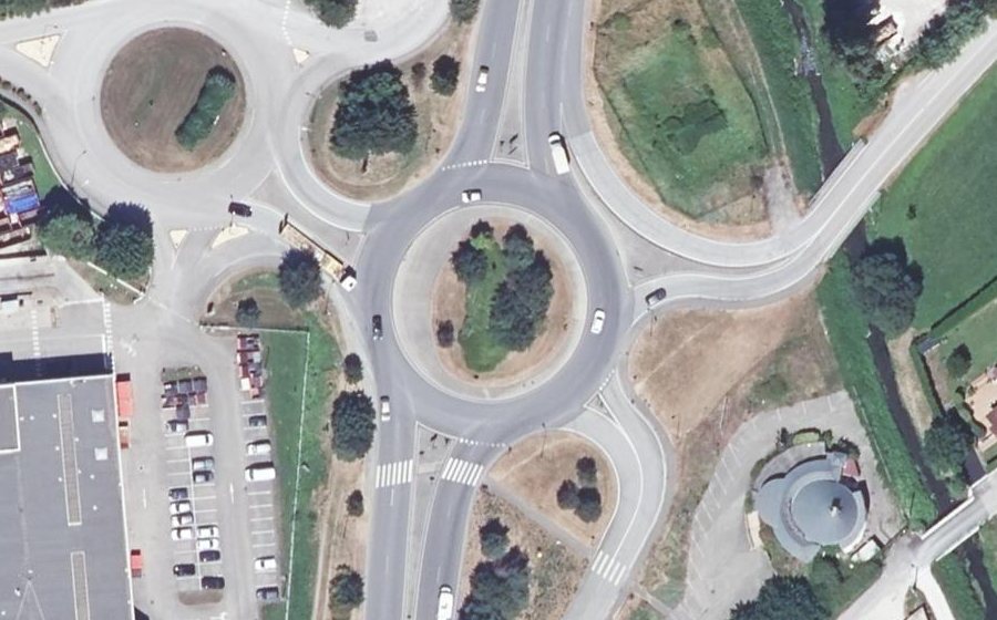 Vue aérienne du Rond-point anonyme n°701105061