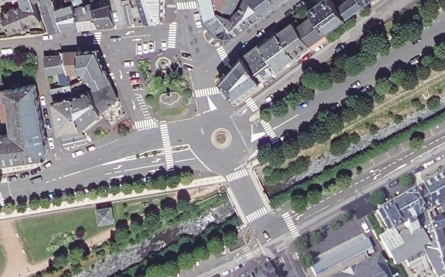 Vue aérienne du Rond-point anonyme n°70219300