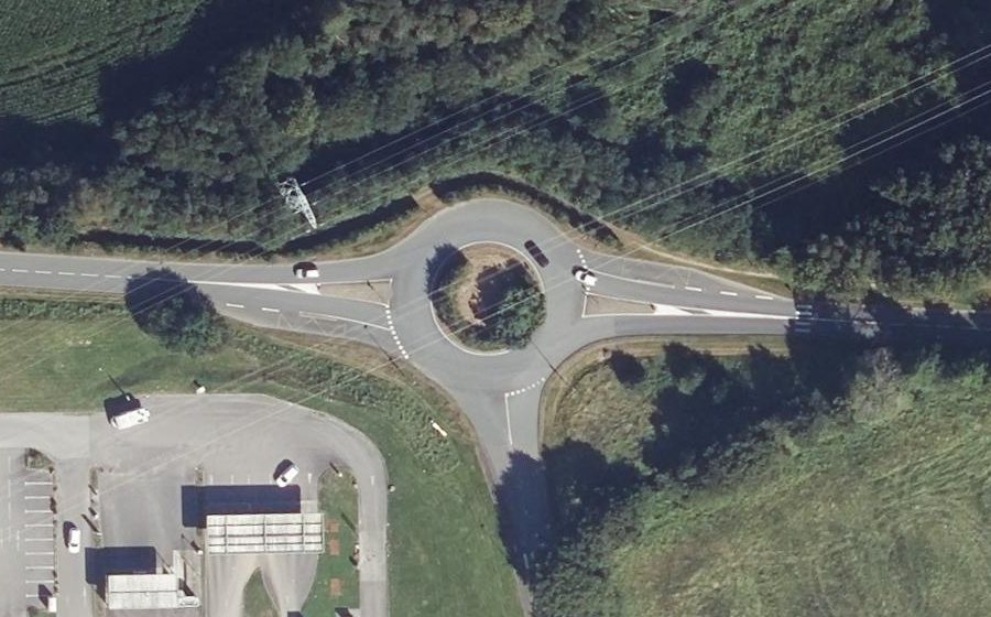 Vue aérienne du Rond-point anonyme n°70223014