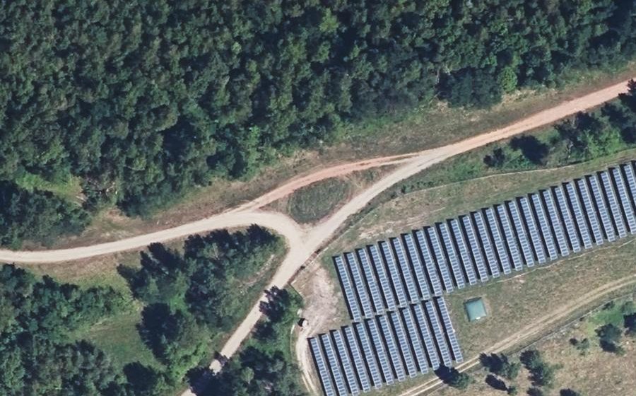 Vue aérienne du Rond-point anonyme n°70246784
