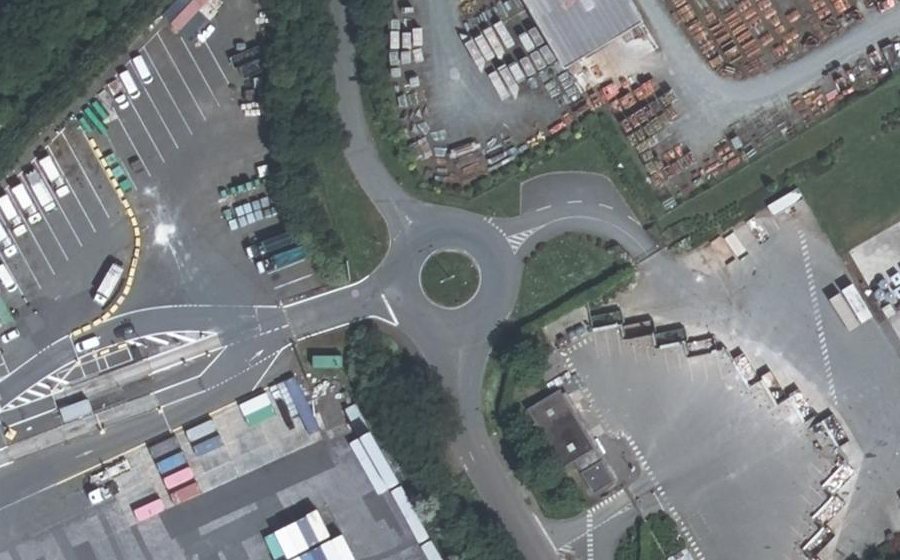 Vue aérienne du Rond-point anonyme n°70262478