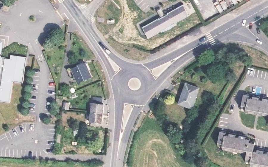 Vue aérienne du Rond-point anonyme n°70310090