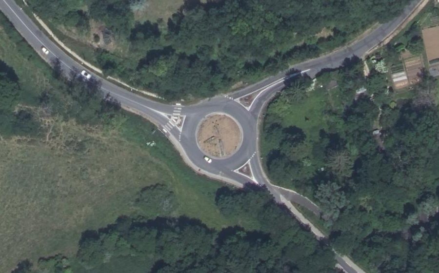 Vue aérienne du Rond-point anonyme n°70426222