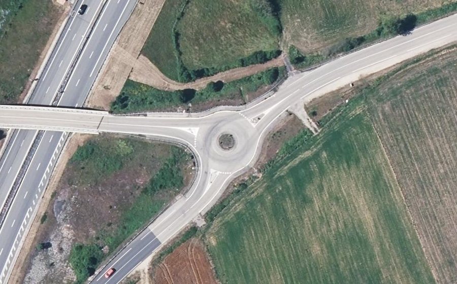 Vue aérienne du Rond-point anonyme n°70463030