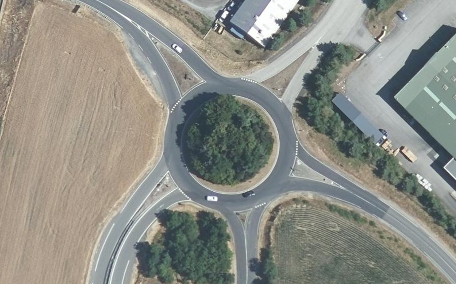 Vue aérienne du Rond-point anonyme n°70564246