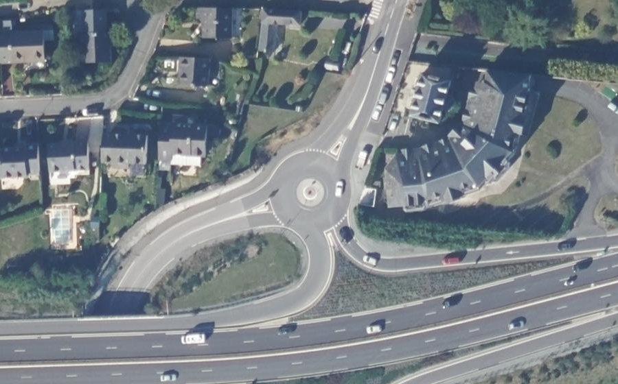 Vue aérienne du Rond-point anonyme n°706188016