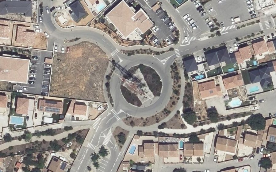 Vue aérienne du Rond-point anonyme n°707050686